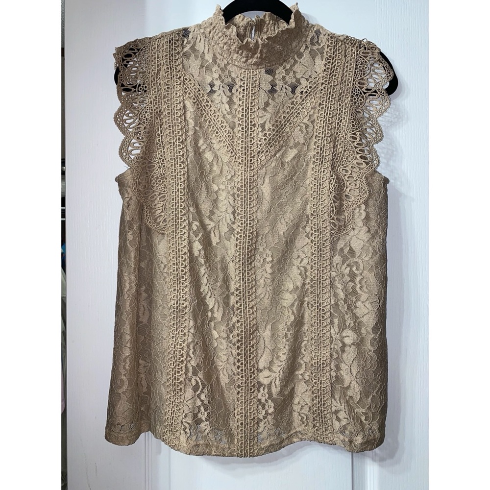 Cable & Gauge Lacy Short Sleeve Blouse